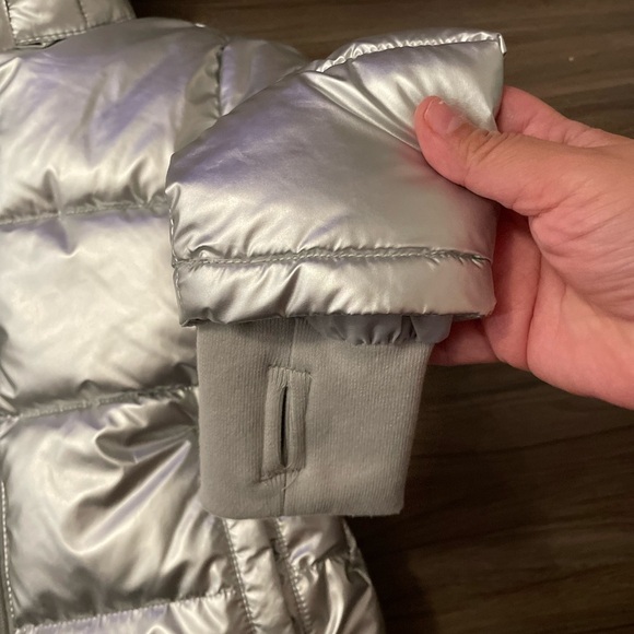 Thereabouts Kids Shiny Silver Puffer Jacket with removable hood size 4/5-NWT - Picture 7 of 10